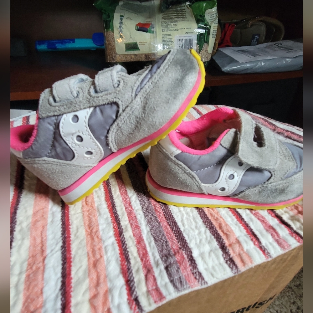 Saucony baby toddler size 5.5